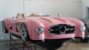 Read more about the article Hot Watersports Adventure with Travis Scott: Watersports Car Boats Take Center Stag